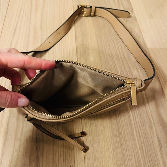 Love & Lore Cross body vegan leather purse - Picture 3 of 4